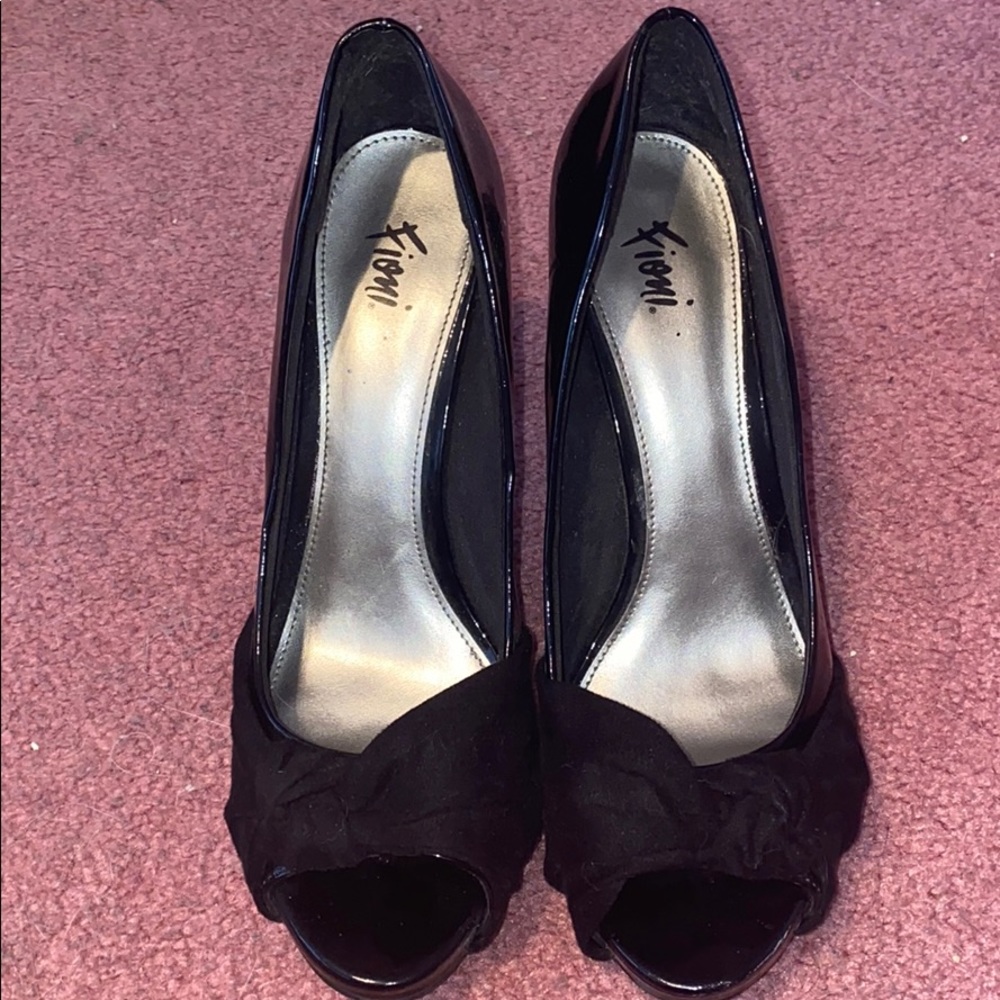 Black fioni heels size 9